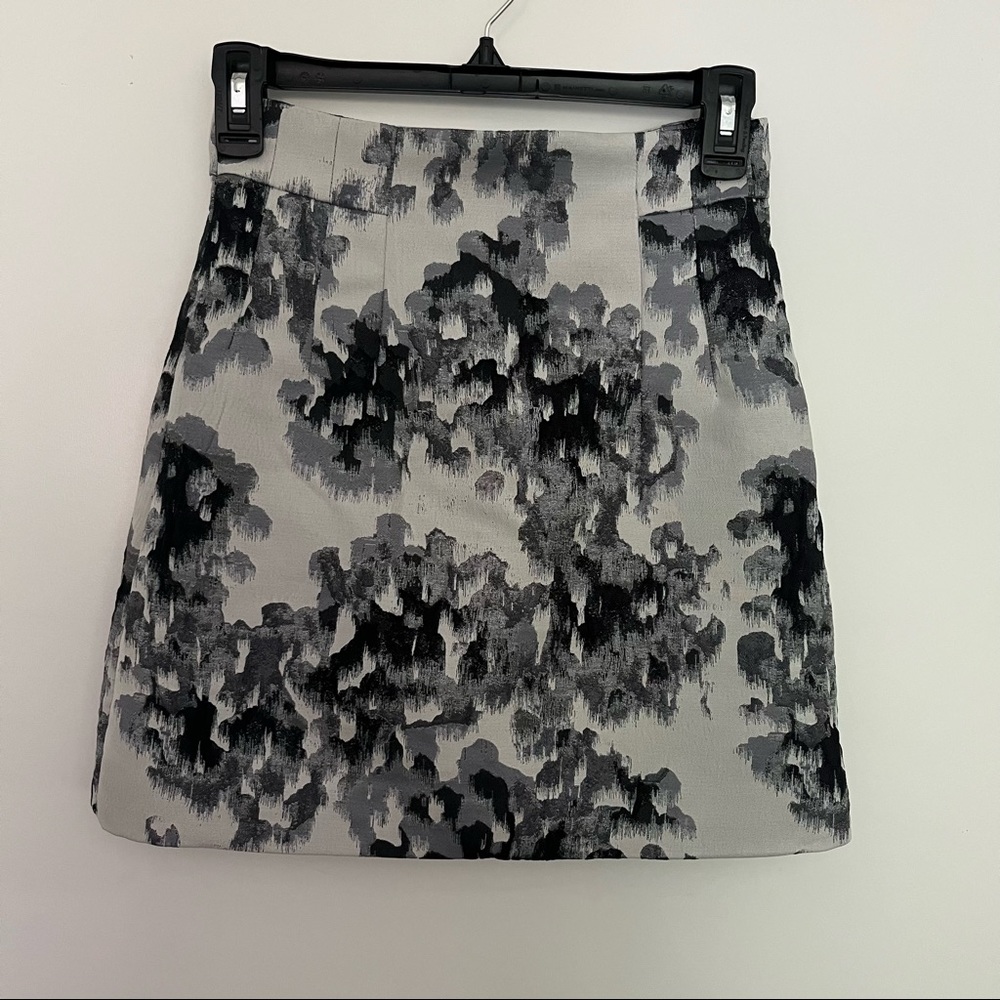 H&M Floral A-line skirt US Size 4